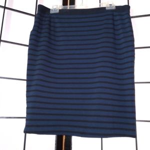 6A. Lou & Grey Soft Pull-on Striped Skirt